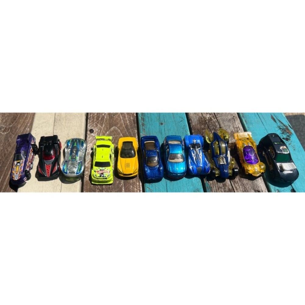 Lot of 11 Hot Wheels Bundle Diecast Jaguar XJ220 Mustang X-Raycers 1:64